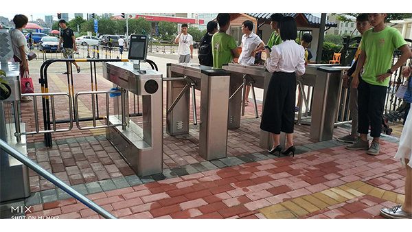 三桿閘機(jī)怎么調(diào)速度？